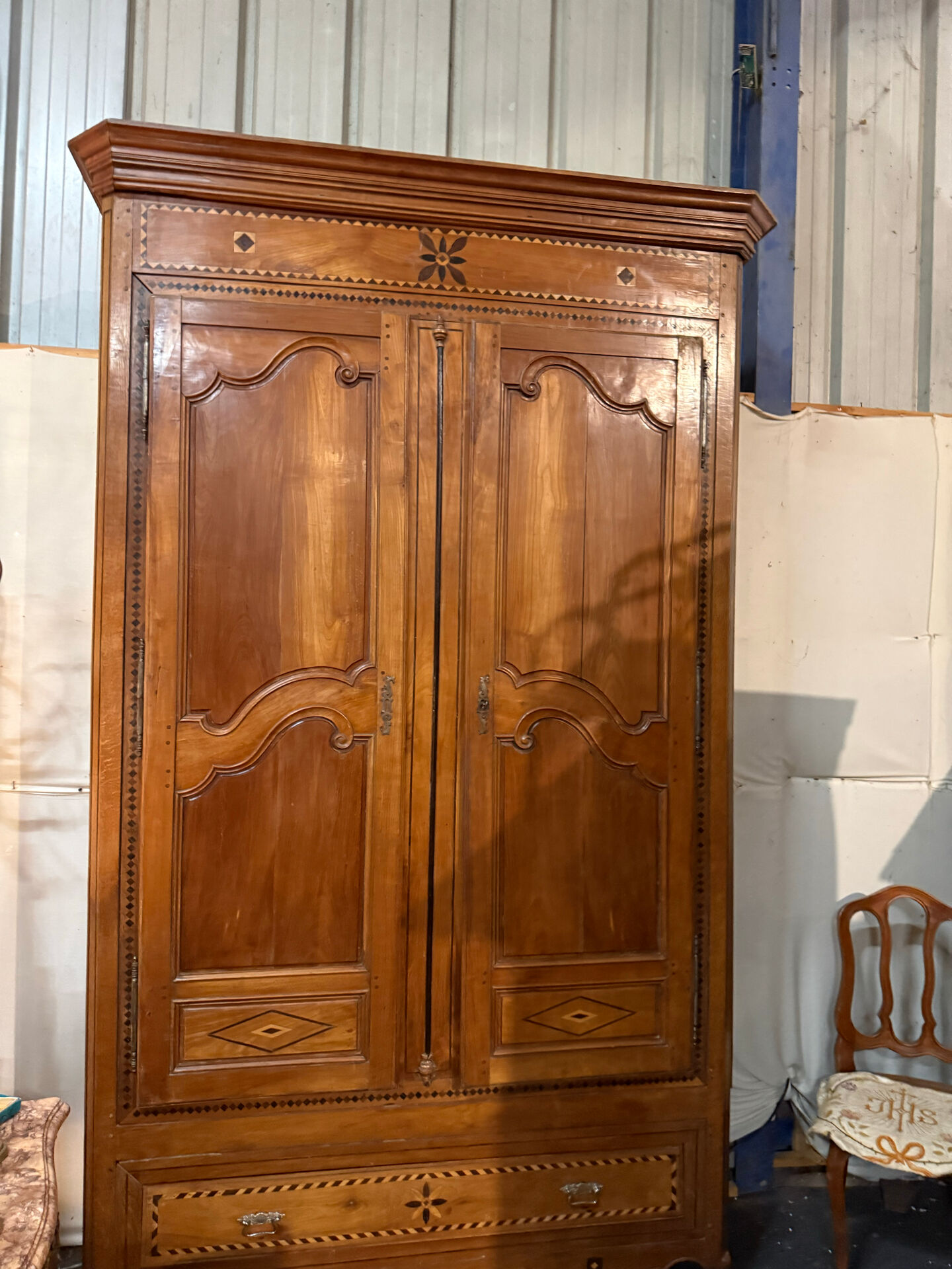 Armoire Saintongeaise avec porte latérale