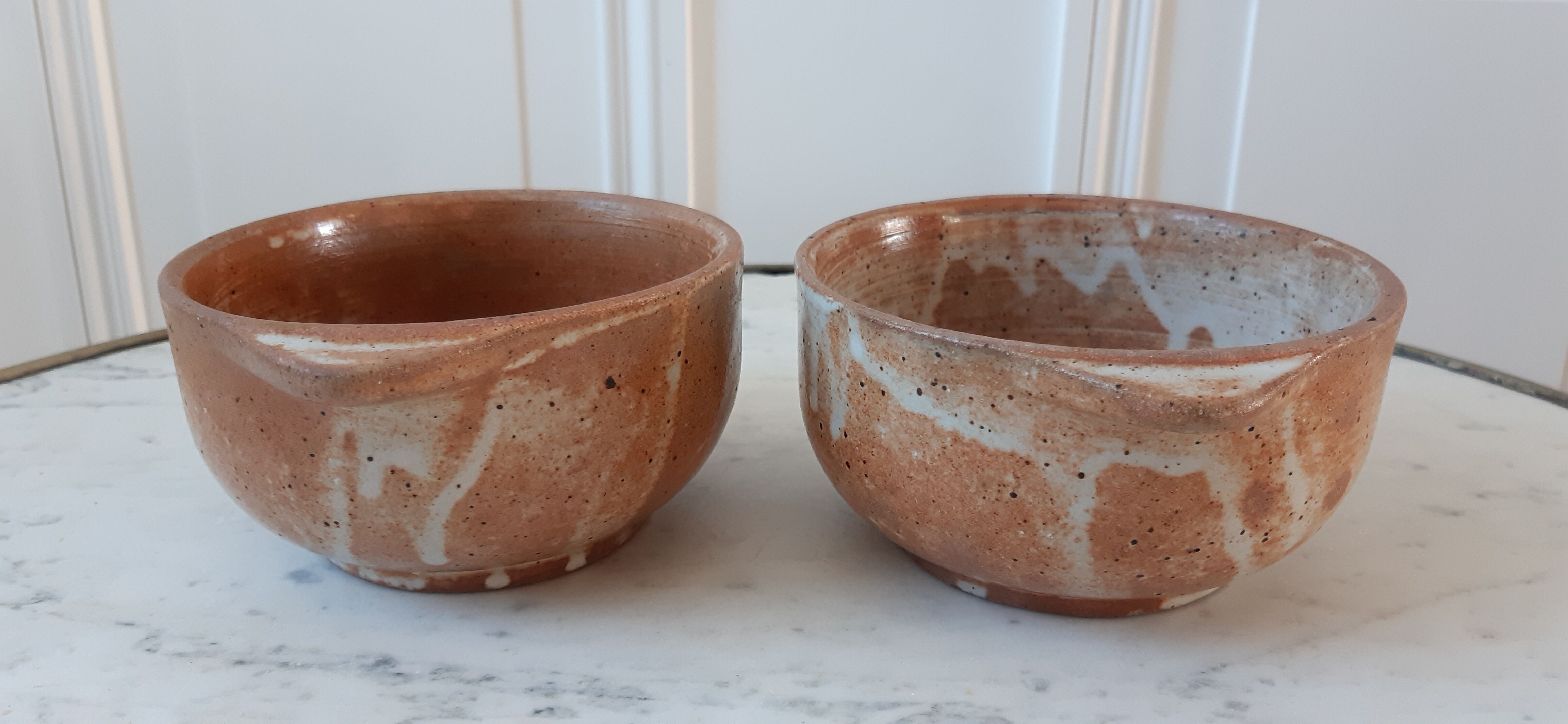 Duo of ear bowls in artisanal sandstone 70s