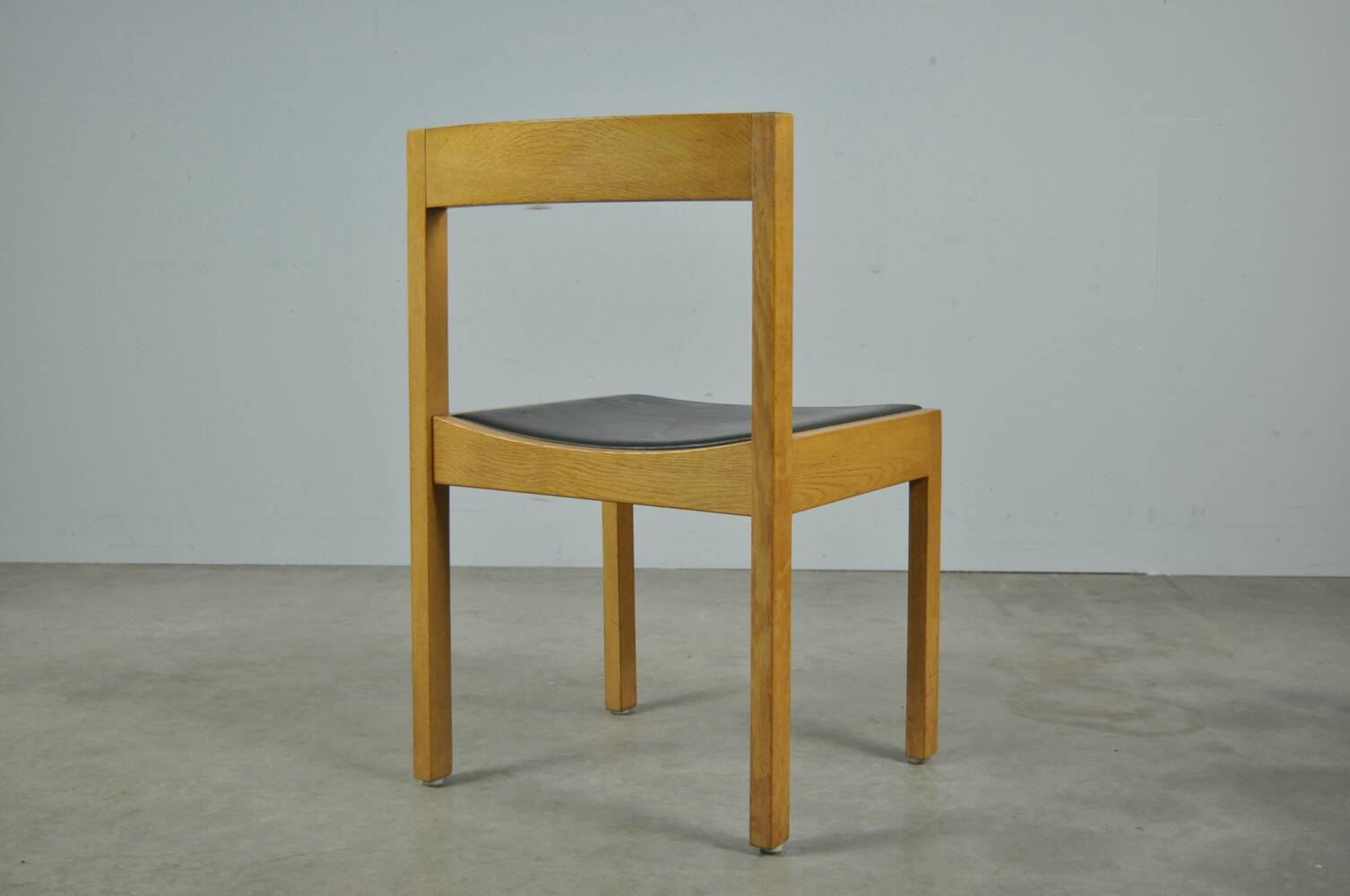 Vintage oak DUTCH DESIGN dining chairs in modern minimalist style, 1960s