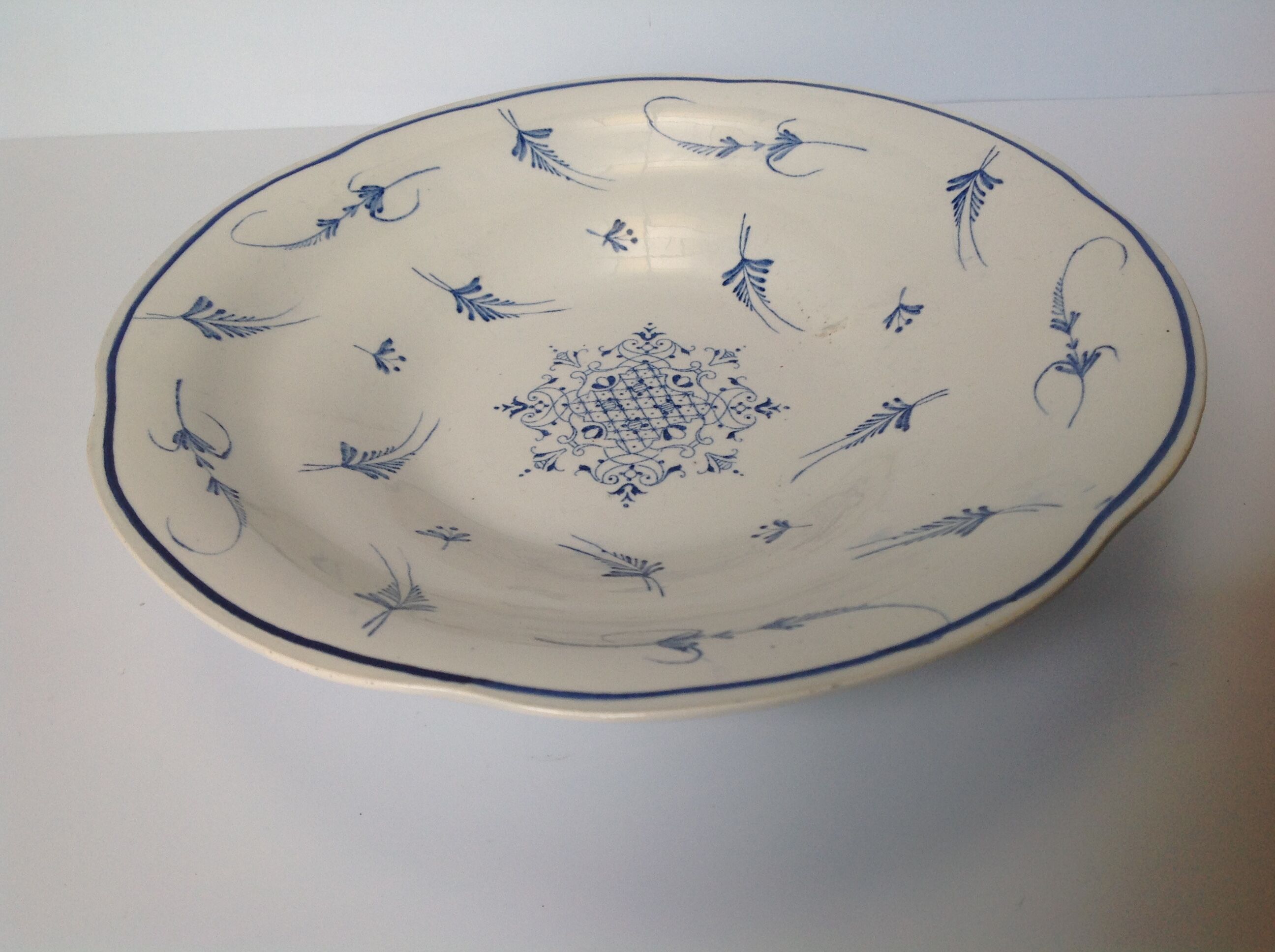 Lot of 2 old Gien presentation plates