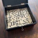 Game of dominoes and its Japanese laqué wooden box "1900"