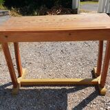 Children's desk "musical note"