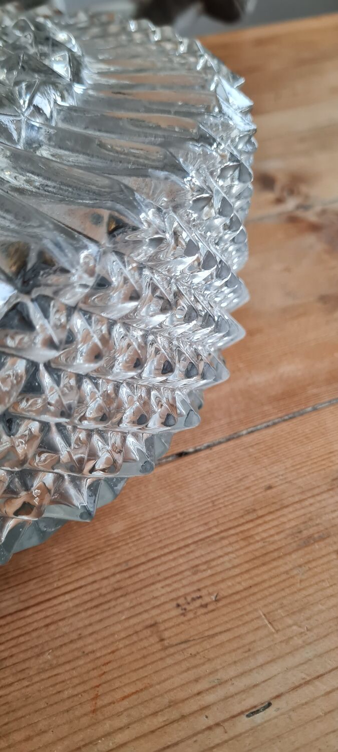 Plafonnier en verre ciselé