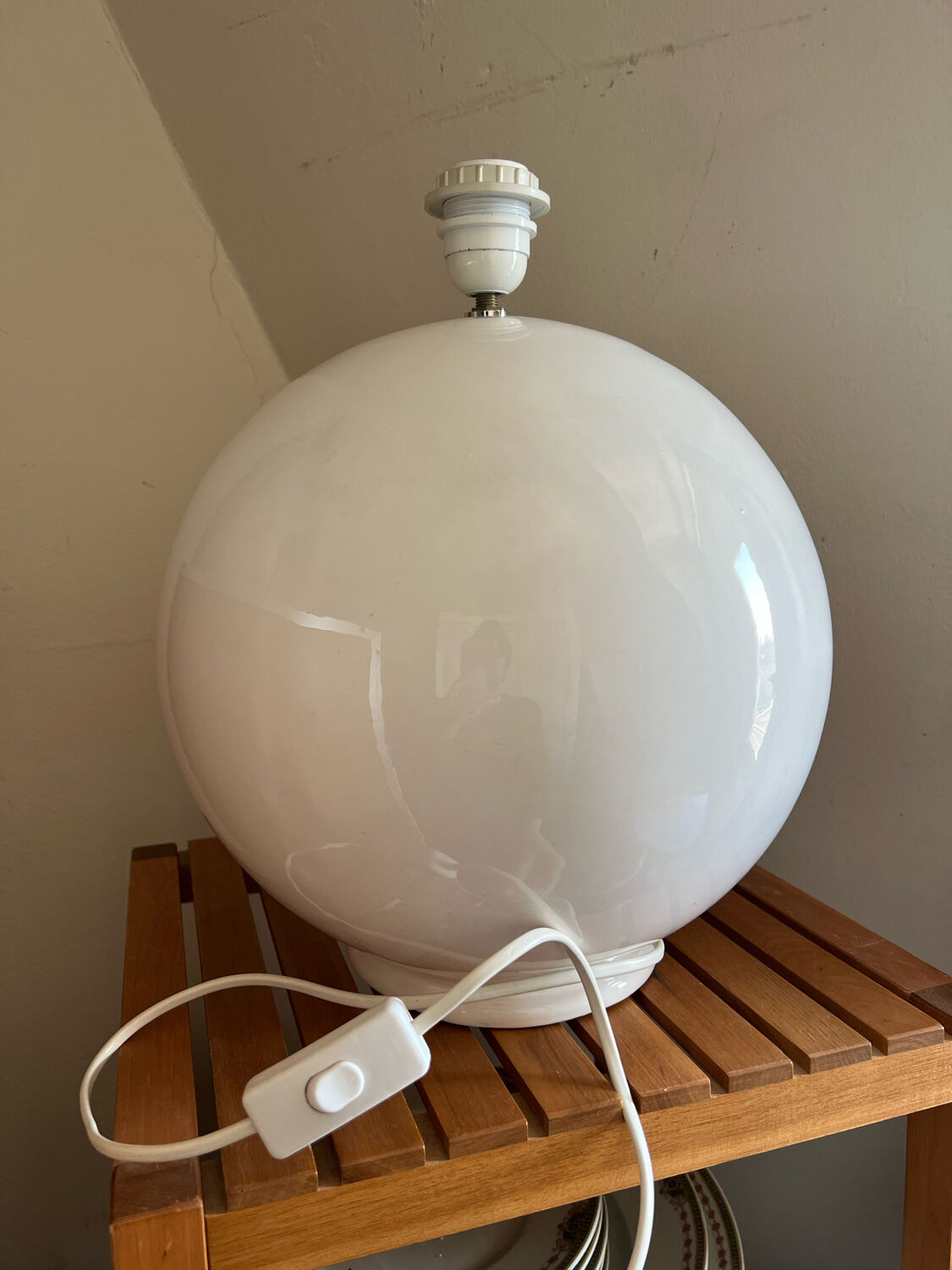 White ceramic lamp