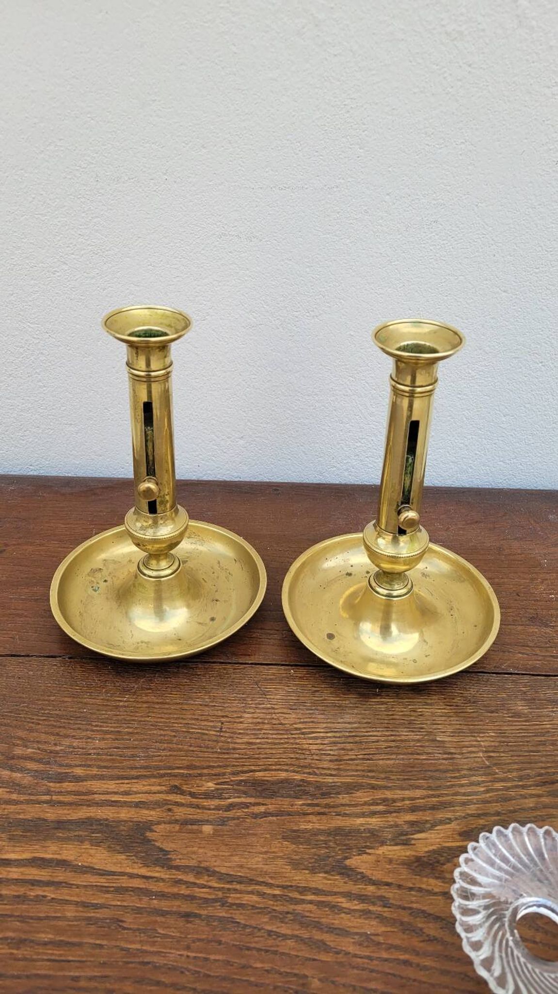 Paire de Bougeoirs Louis Philippe en laiton 1900s