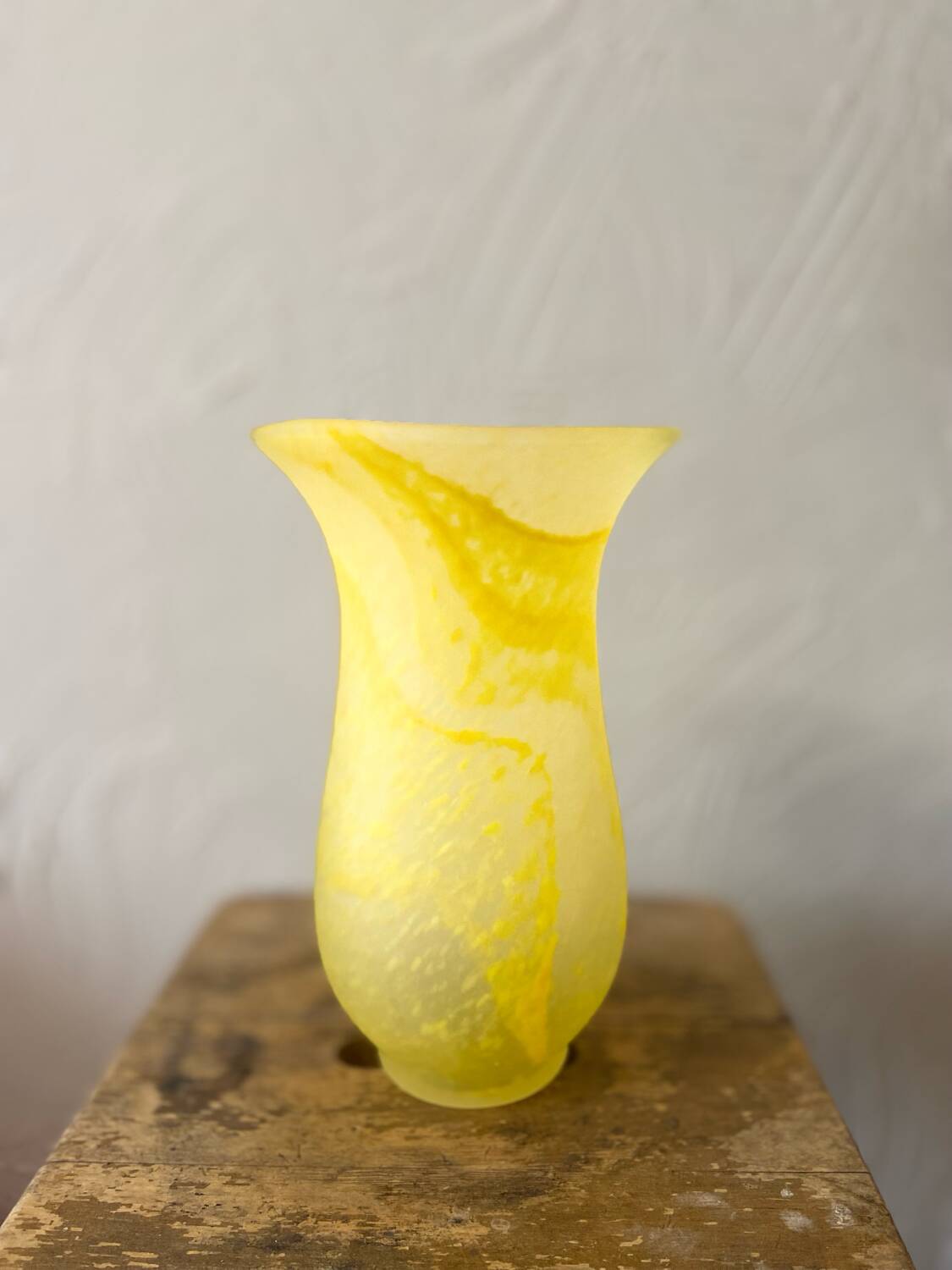 Yellow marbled glass paste vase – Art Nouveau style