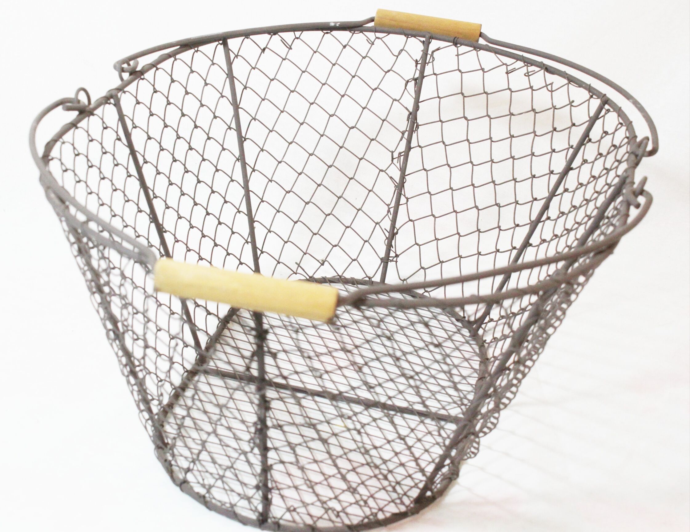 Big vegetable basket in metal
