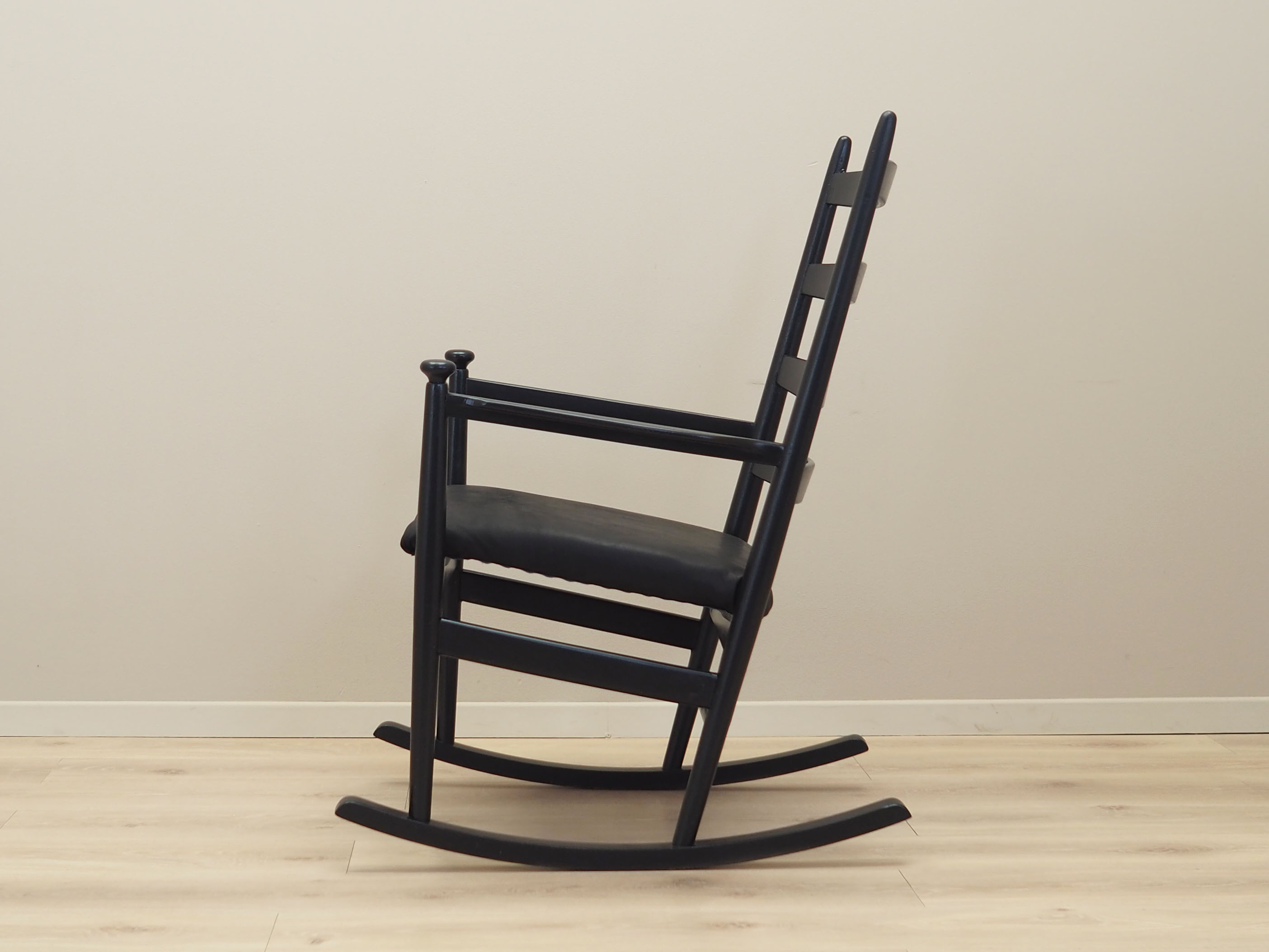 Rocking-chair en hêtre, design danois, années 1970, production: Danemark