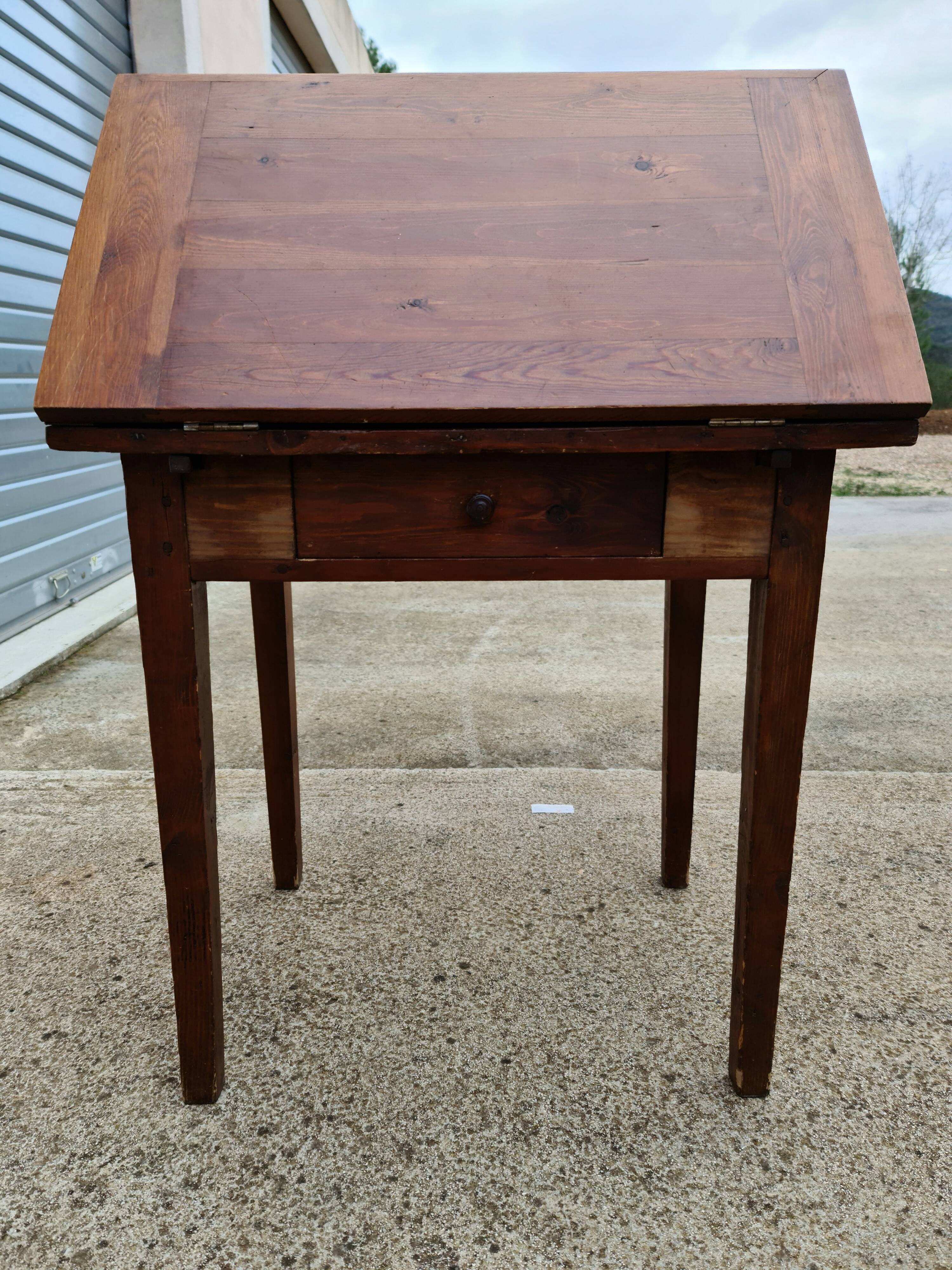 Secrétaire de pente ancien