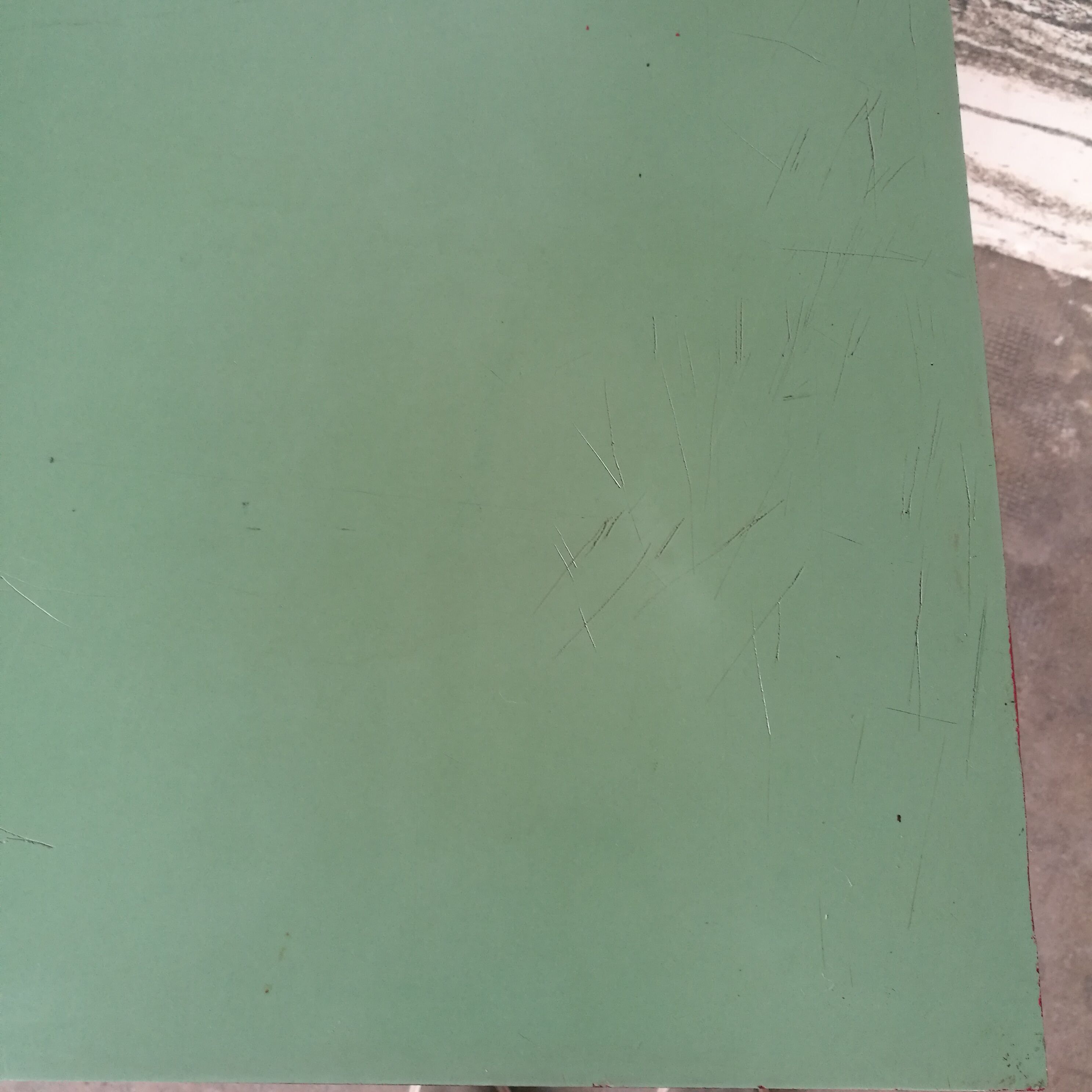 Table Tolix, by Xavier Pauchard pedestal compass