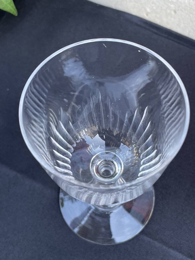 6 Baccarat wine glasses – Art Nouveau