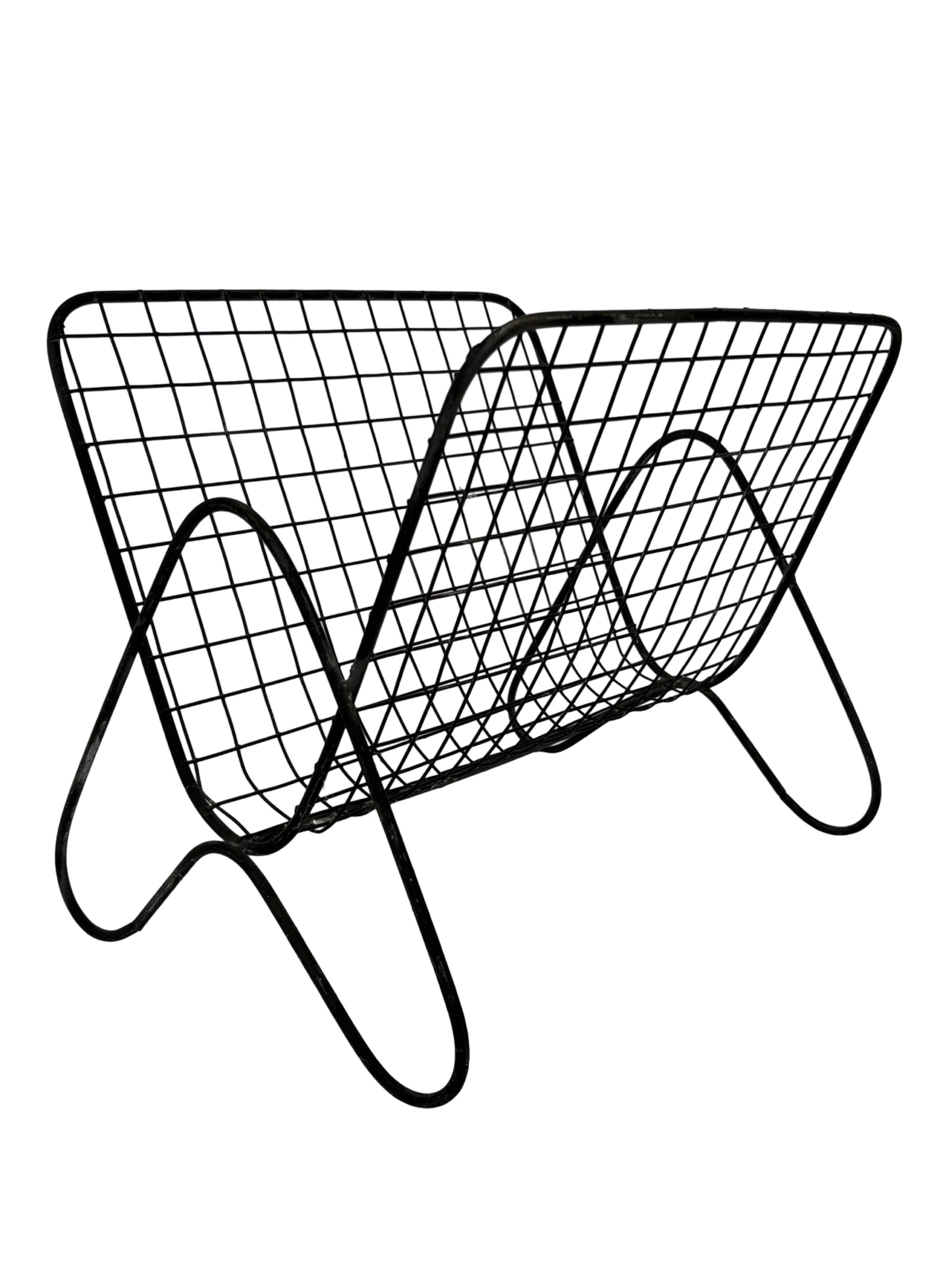 Porte-revues vintage, panier à livres, fil d'acier, métal, design des années 1970