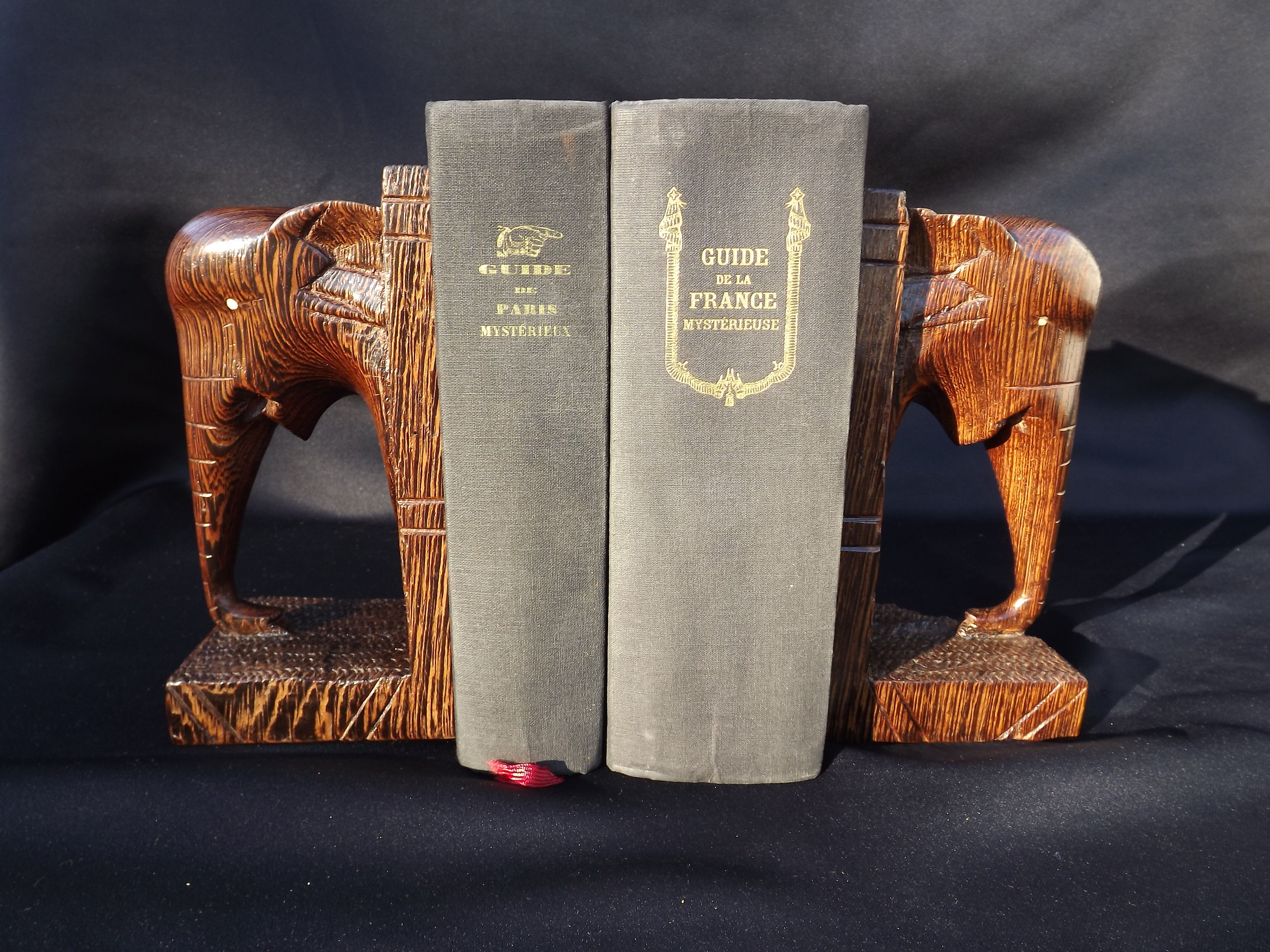 Bookend in rosewood "Art Deco".