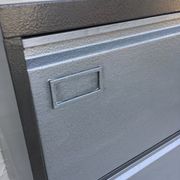 Metal cabinet with 4 drawers