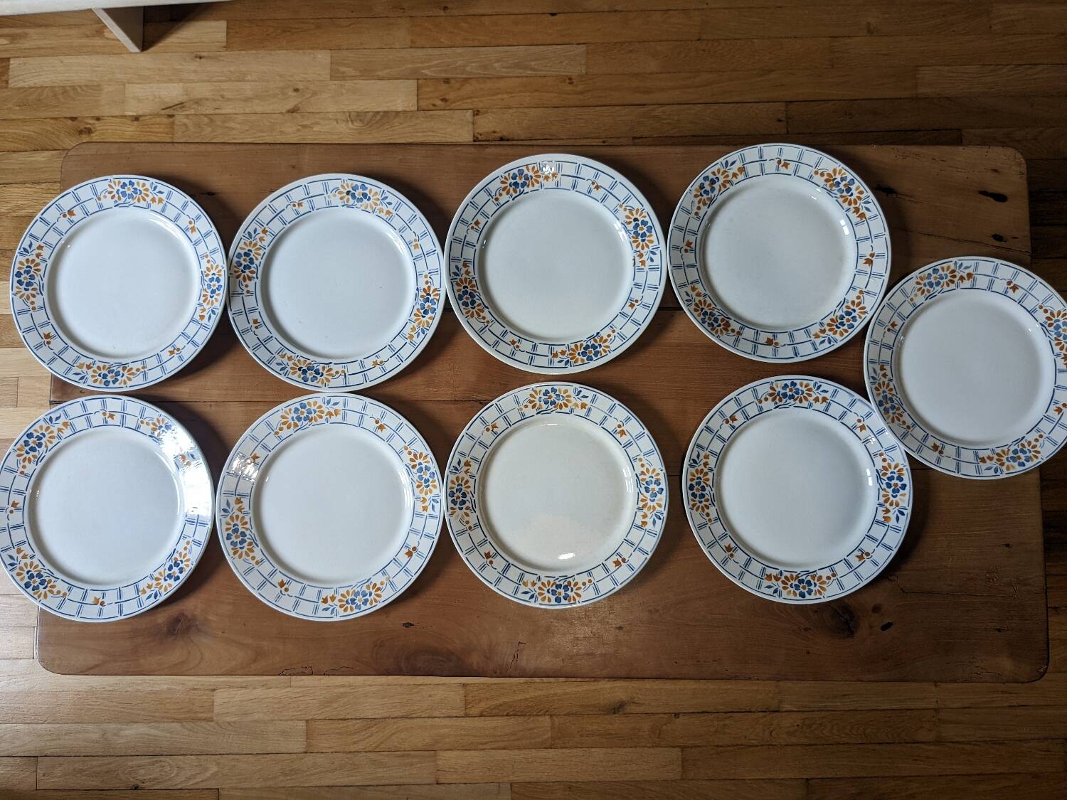 8 assiettes plates Badonviller Chaville