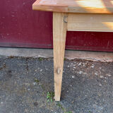 Spindle leg farm table