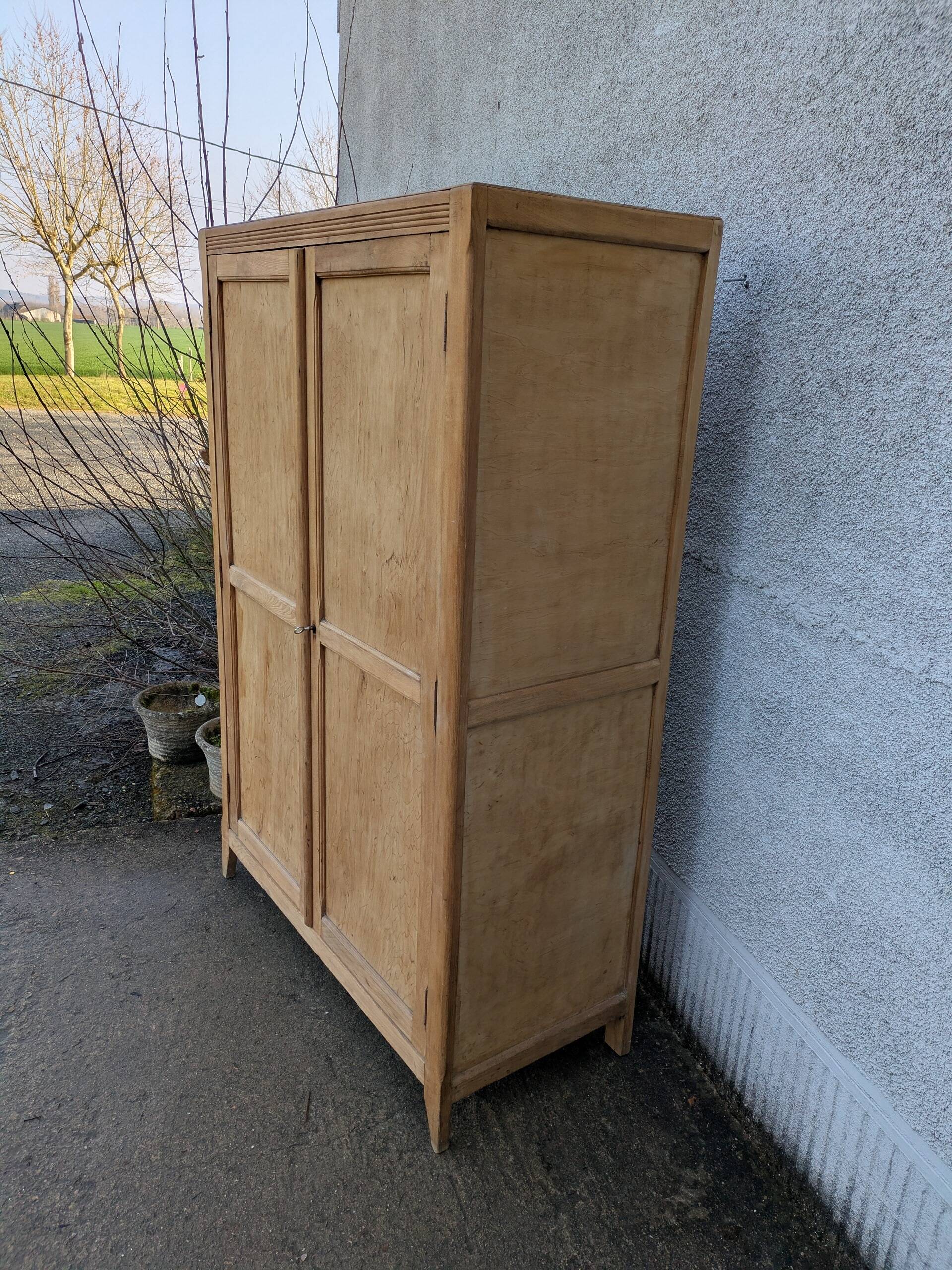 Low Parisian wardrobe