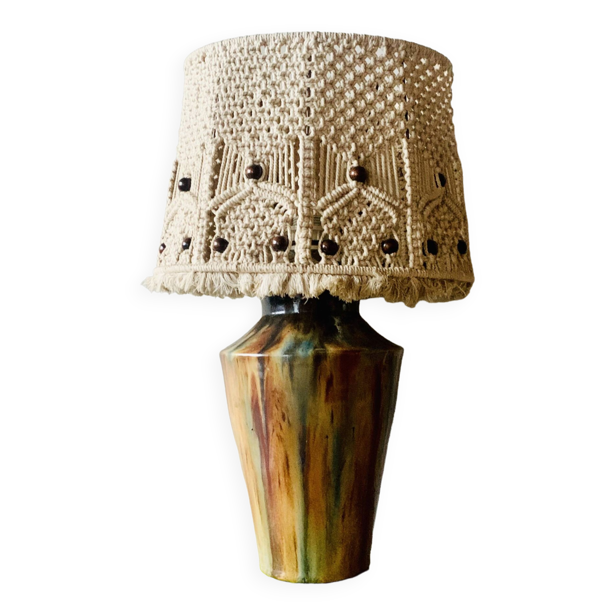 Lampe vintage à poser en grès vernissé avec abat-jour en macramé