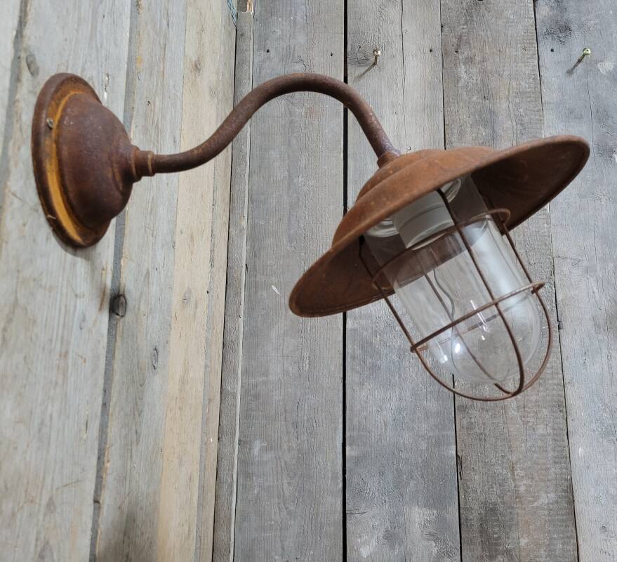 Applique murale French Rusty Barn Lamp