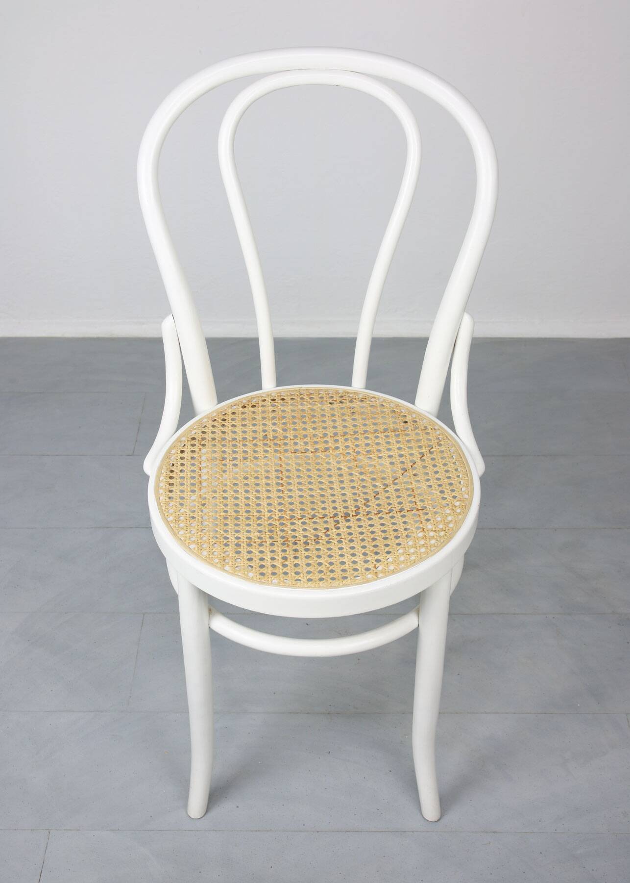 No. 18 White Chairs by Michael Thonet, Set of 4