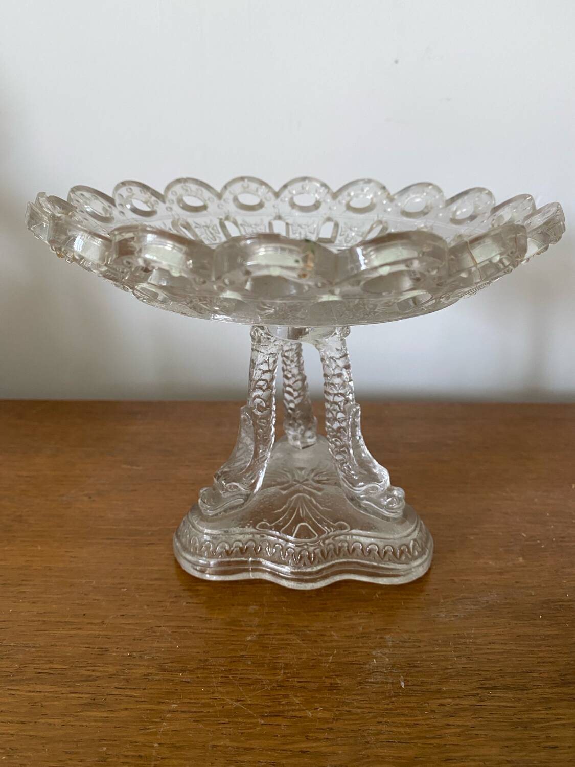 Antique pair of crystal cup drageoirs with tripod fish foot, 19th century vintage