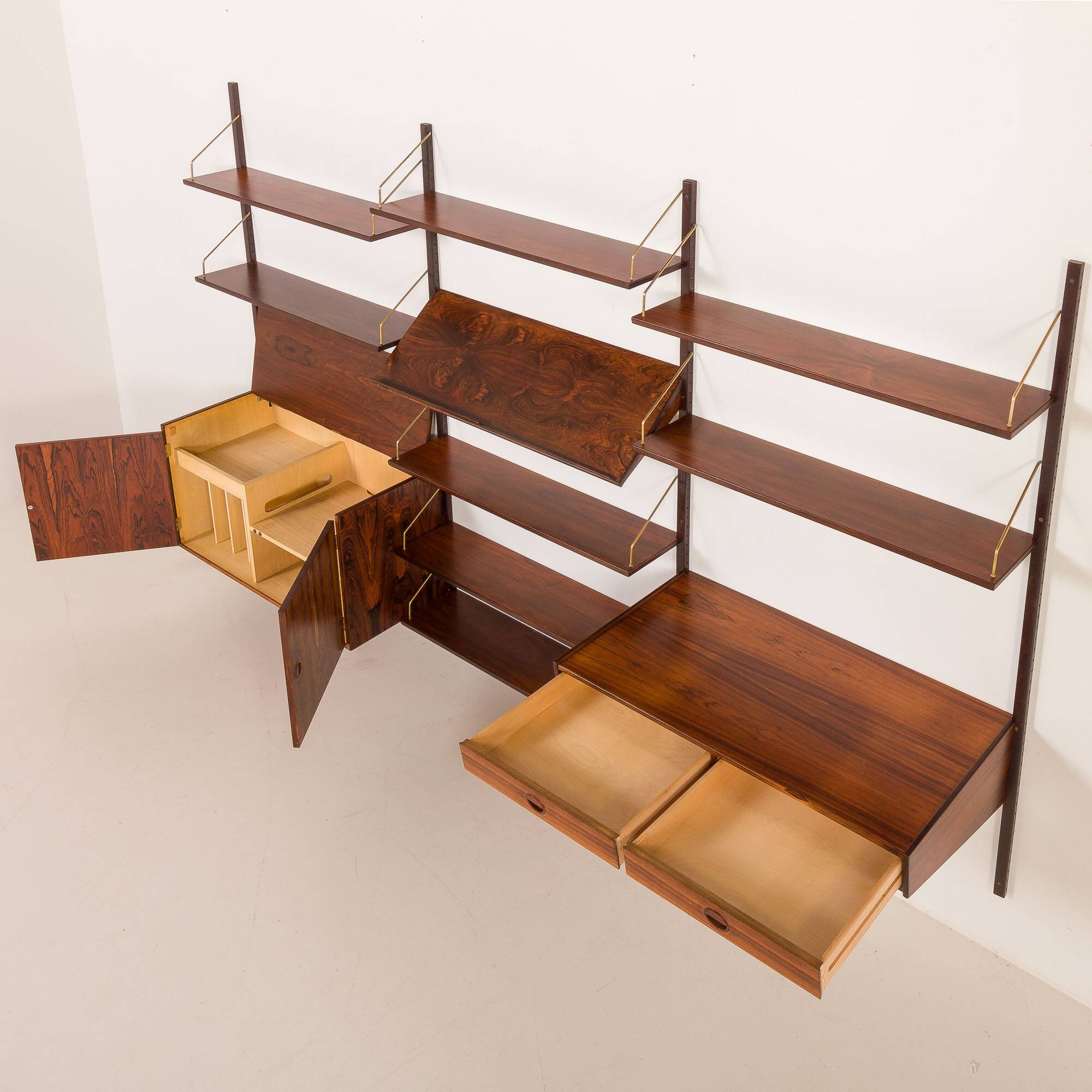 Hansen and Guldborg rosewood wall unit with a desk, Denmark 1960s