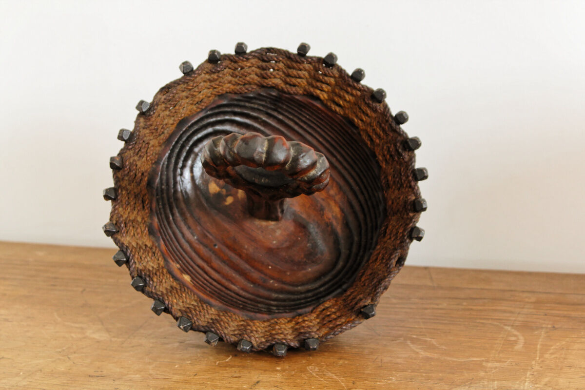 Coupe à fruits en bois sculpté