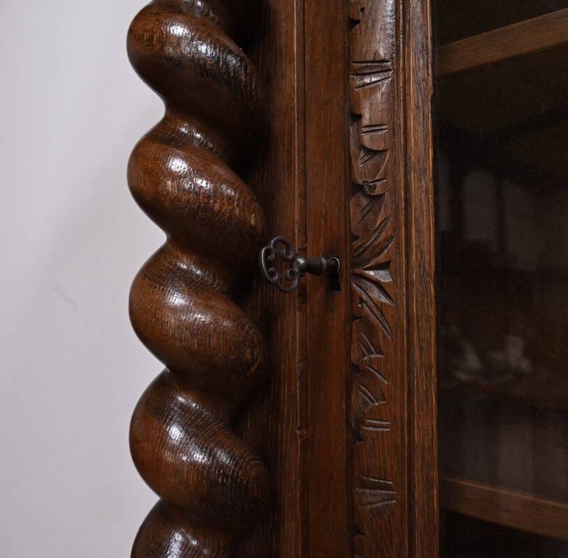 Narrow Oak Display Cabinet, Louis XIII style – Late 19th century