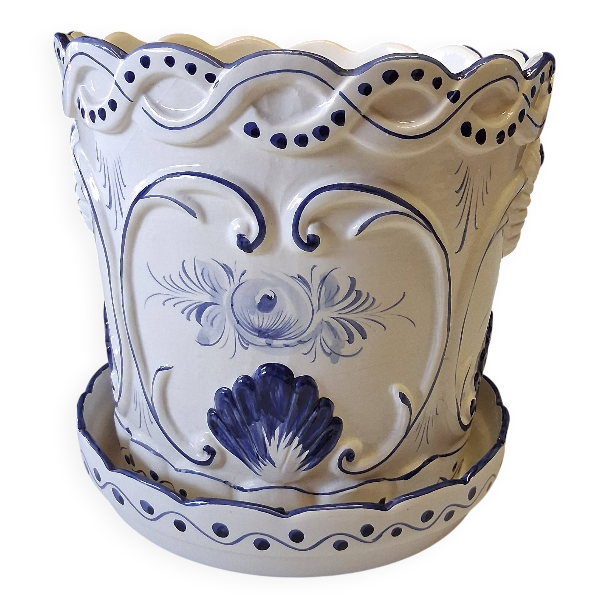 Very nice blue ceramic pot in good condition.