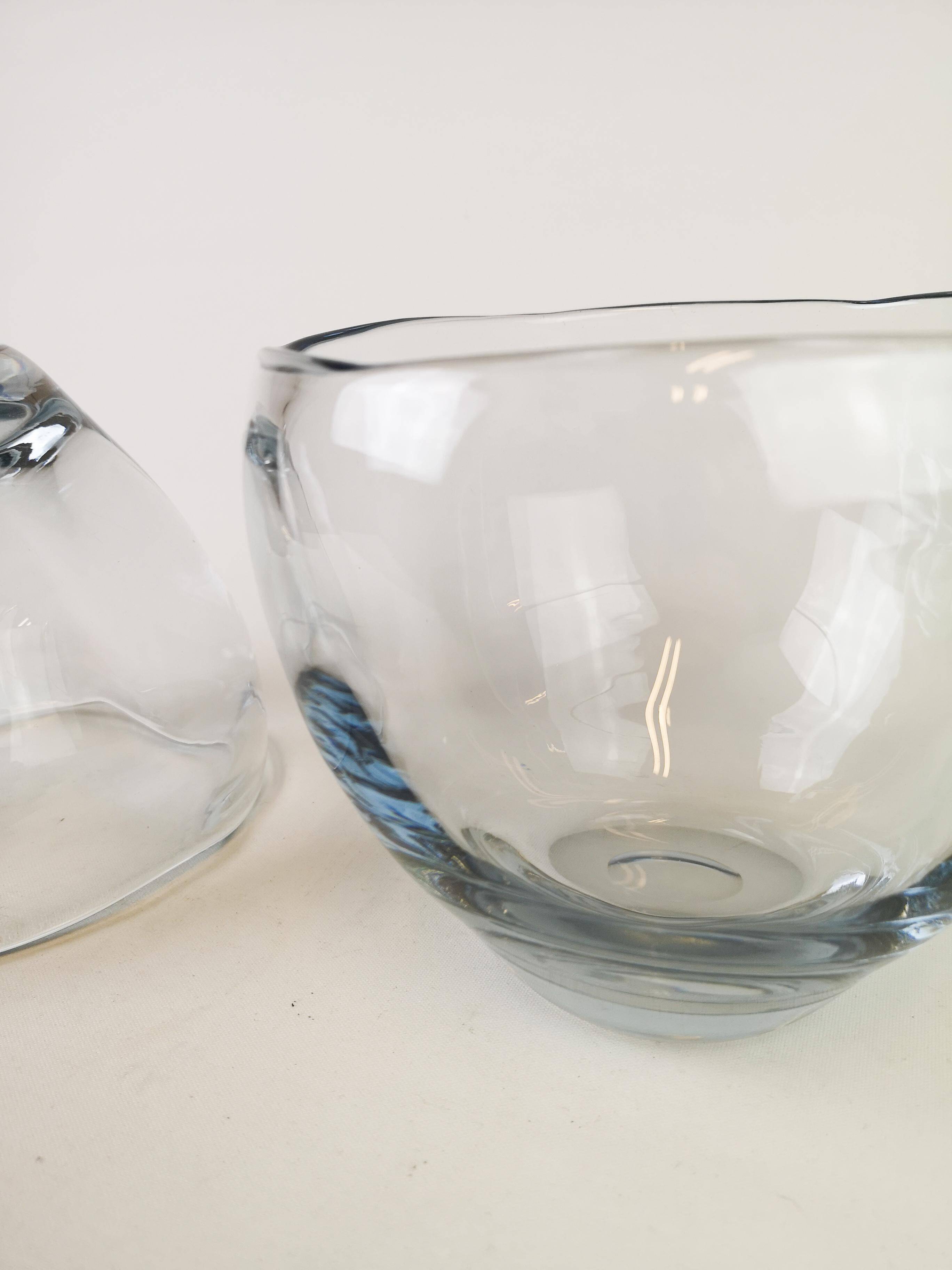 Modern set of 2 crystal bowls by Asta Strömberg, Sweden, 1950s.