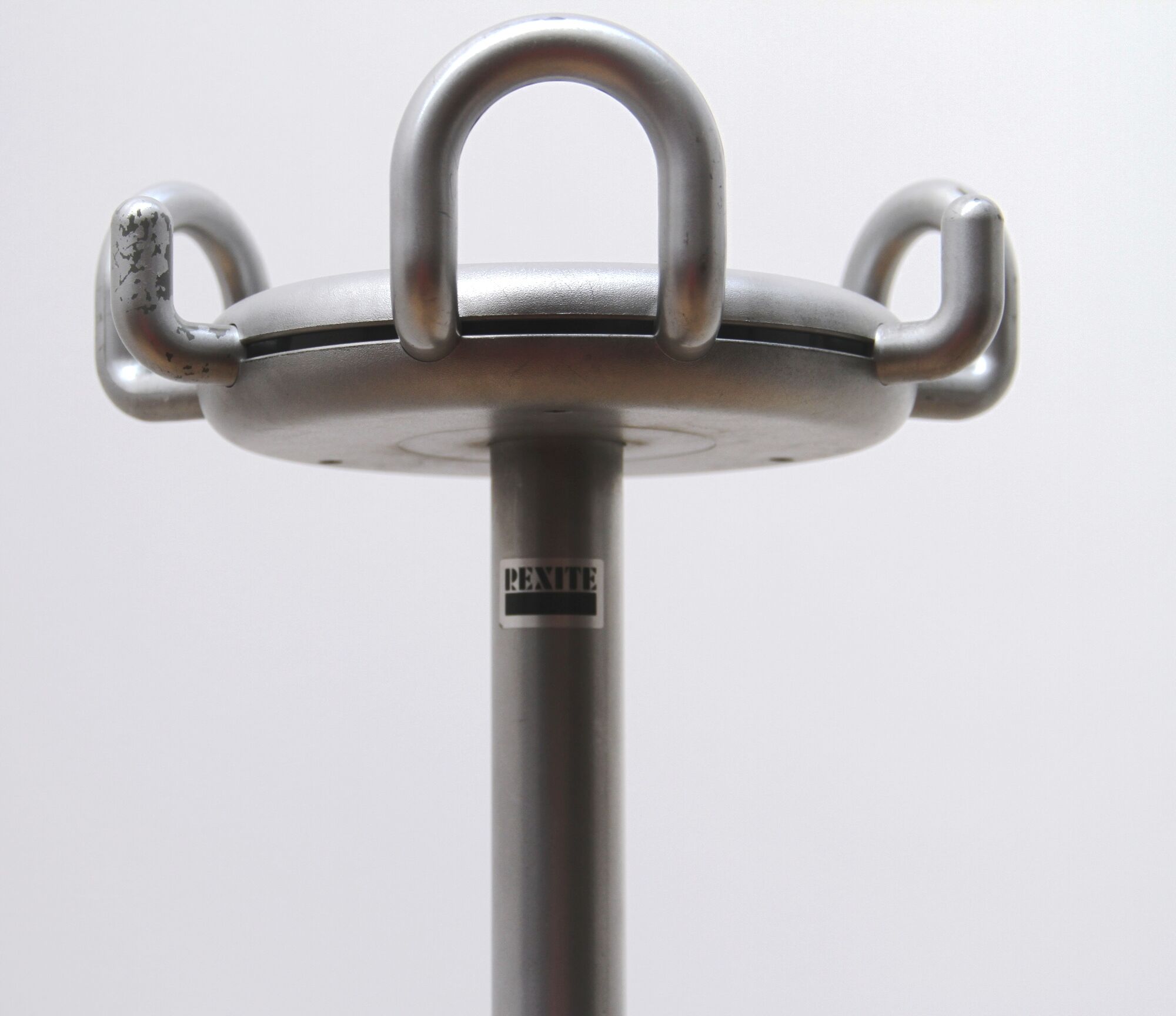 Coat rack 999 Aiuto, Rexite