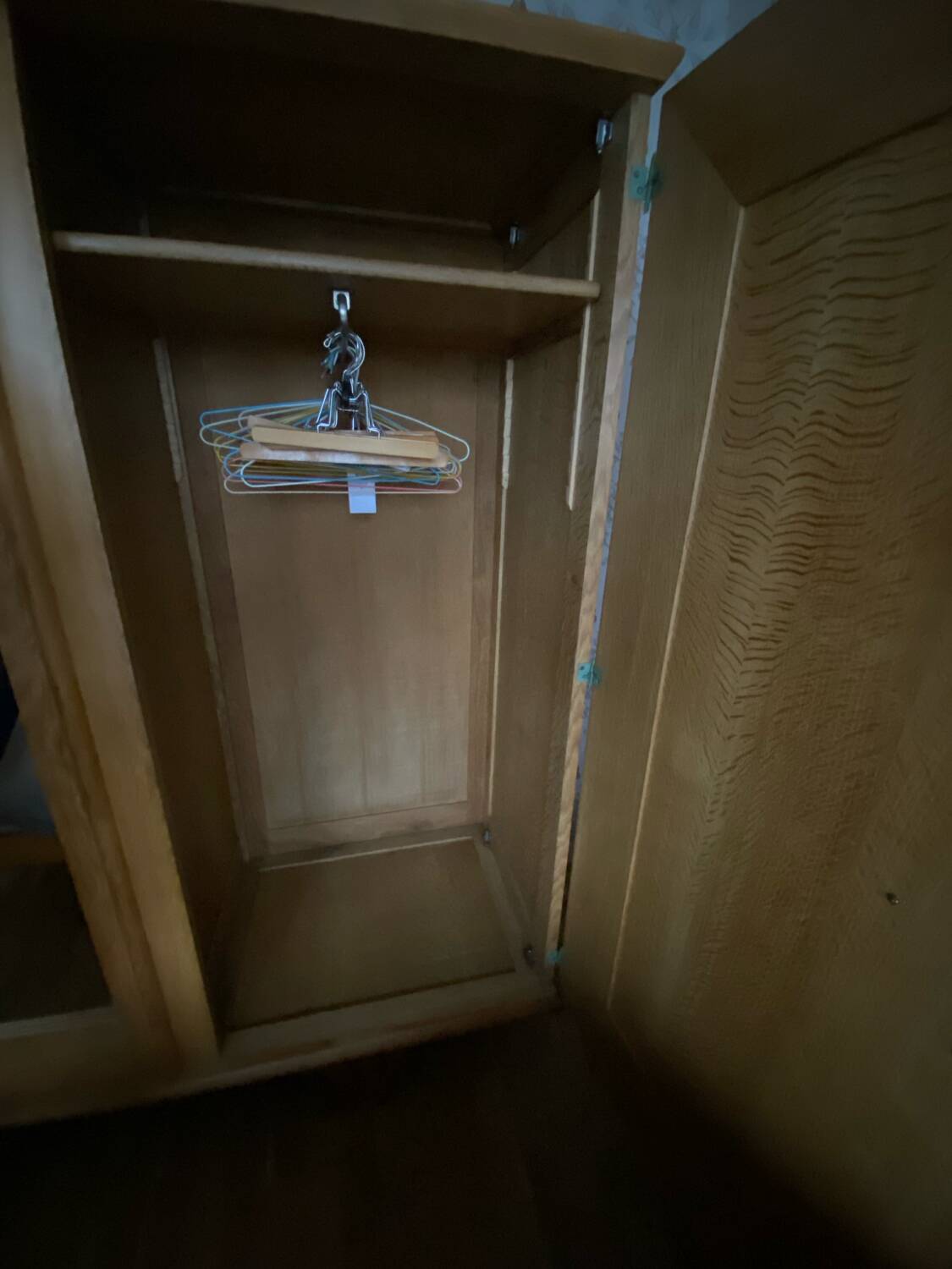 Vintage 1950 Oak Wardrobe – Large Capacity & Fully Dismantled