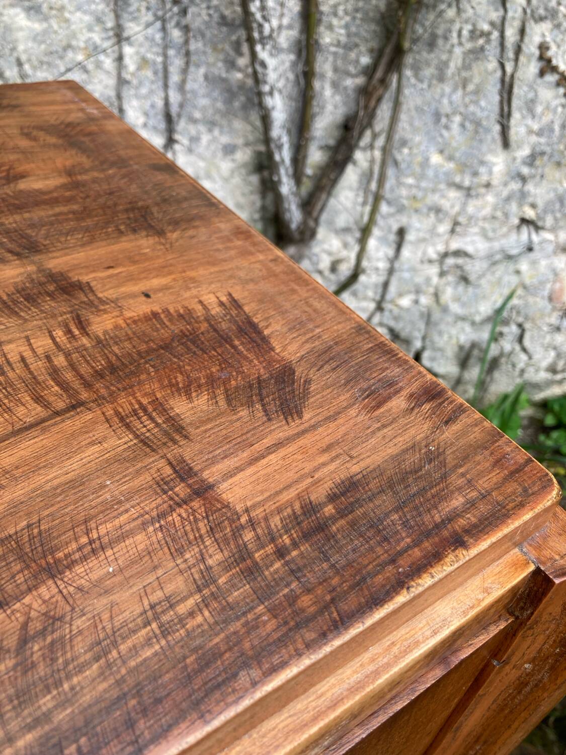 Compass leg chest of drawers