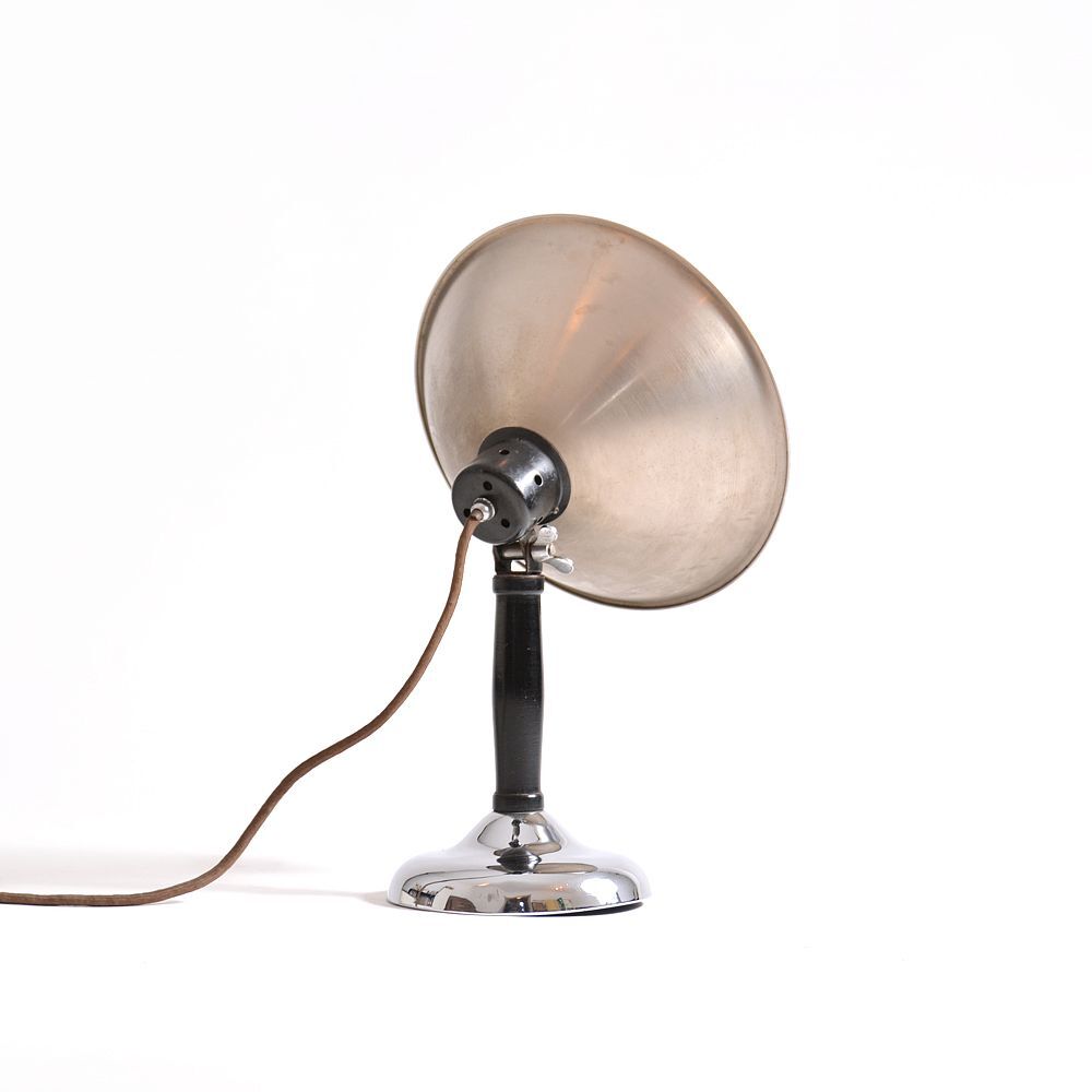 Lampe de table vintage avec bouclier de chrome, Tchécoslovaquie Circa années 1920