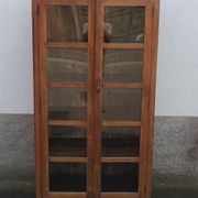Armoire vitrée en bois