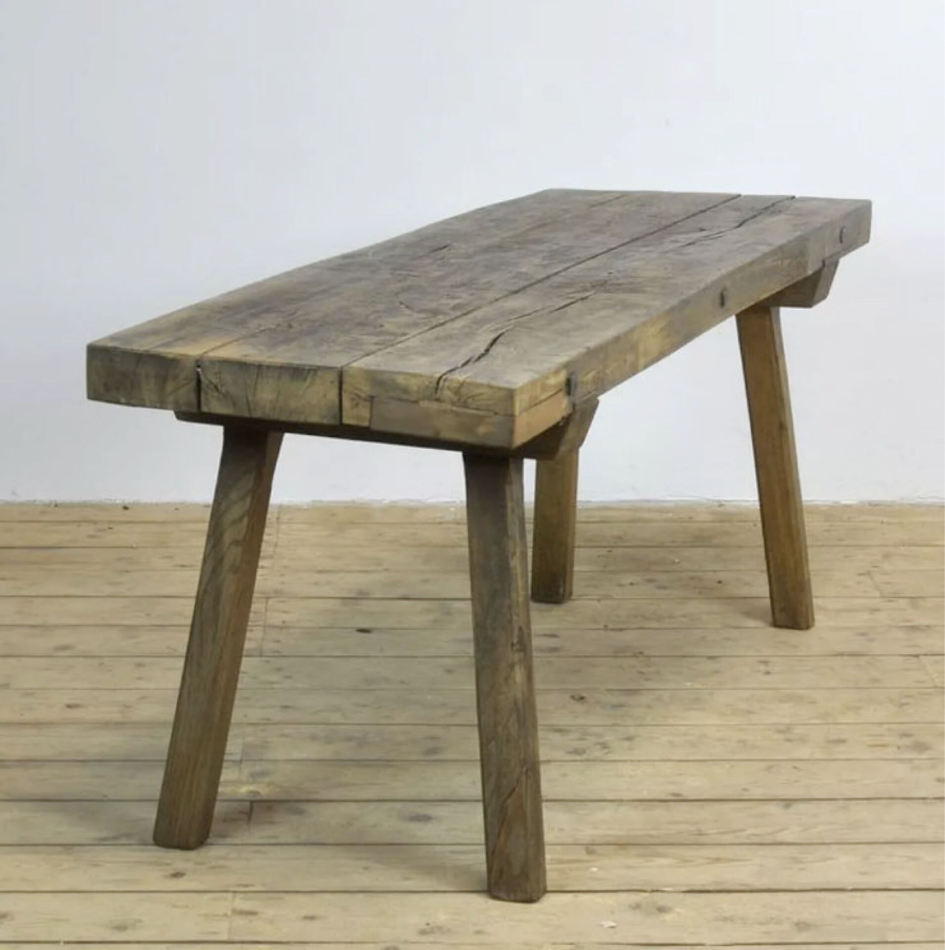 Établi ancien / Solid Farm table