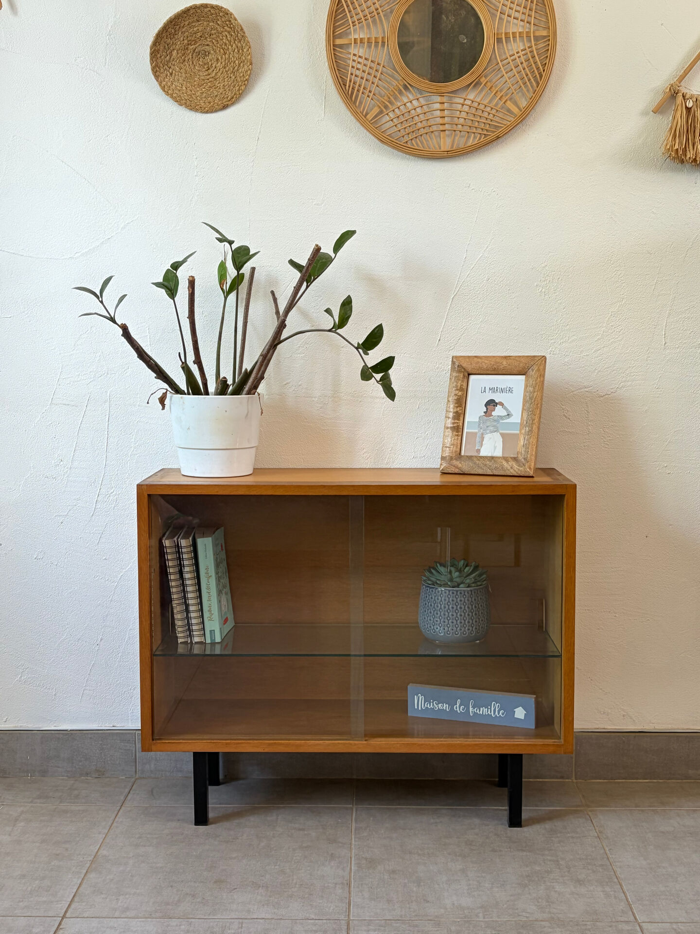 Charming display cabinet / vintage TV unit from the 1960s.