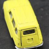 Ancienne petite voiture 4L
