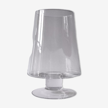 Vase en verre transparent