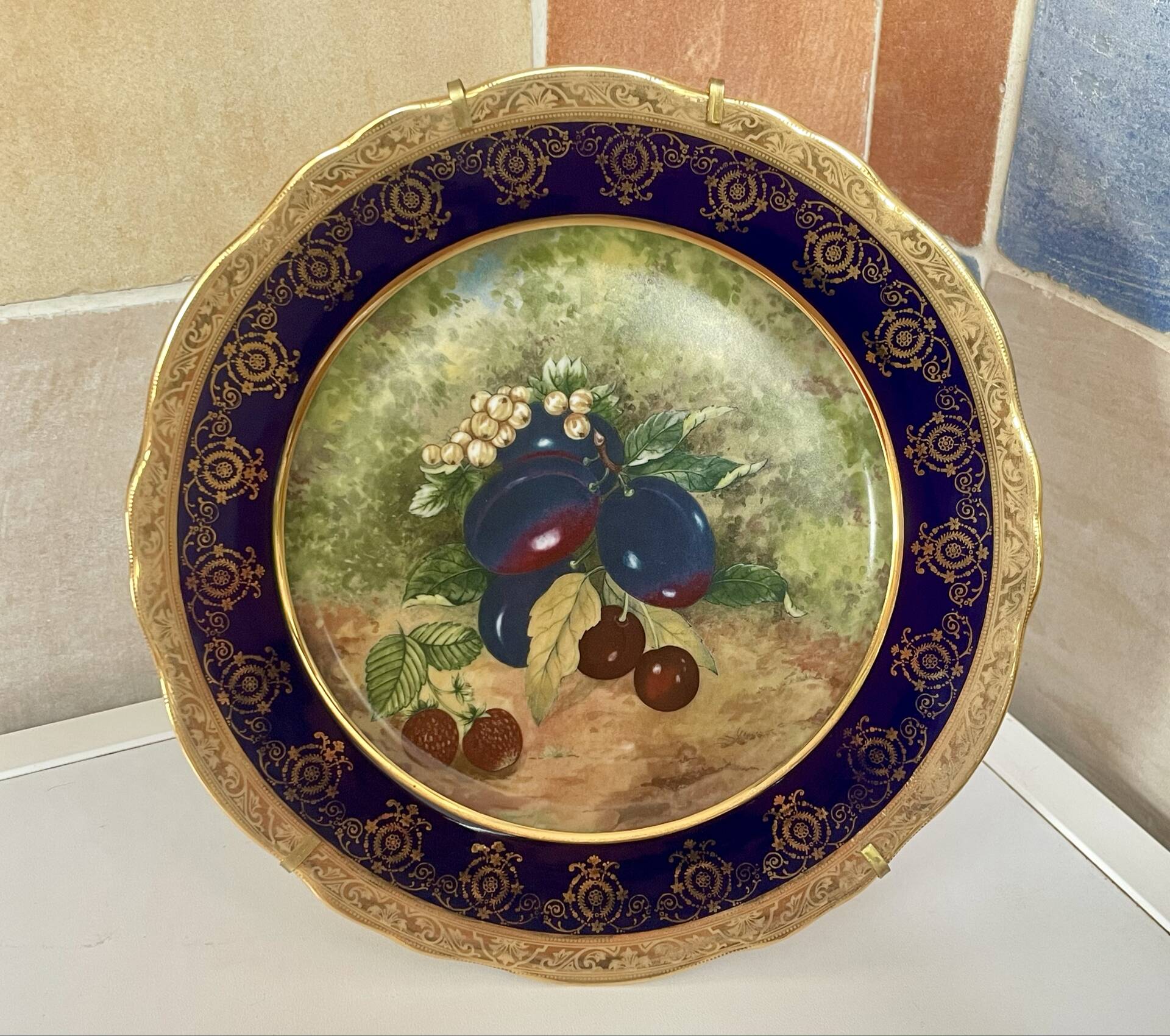 Decorative plate collection limoges. prestige de limoges - france