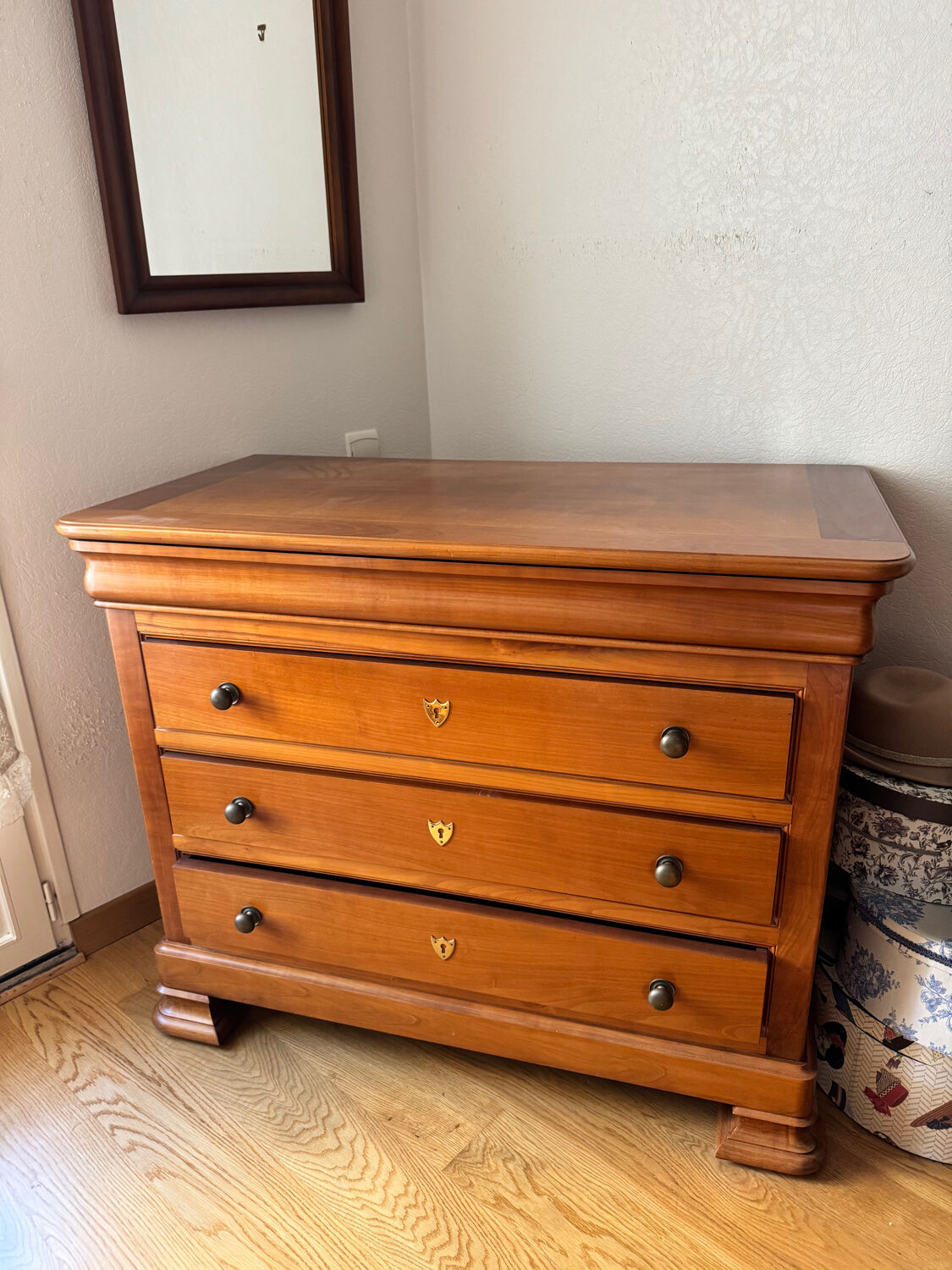 Cherrywood chest of drawers