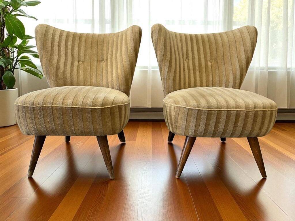 Set of 2 vintage cocktail chairs / single seats / armchairs