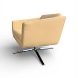 Fauteuil Pavo en cuir crème avec cadre en chrome de FSM, années 2000.