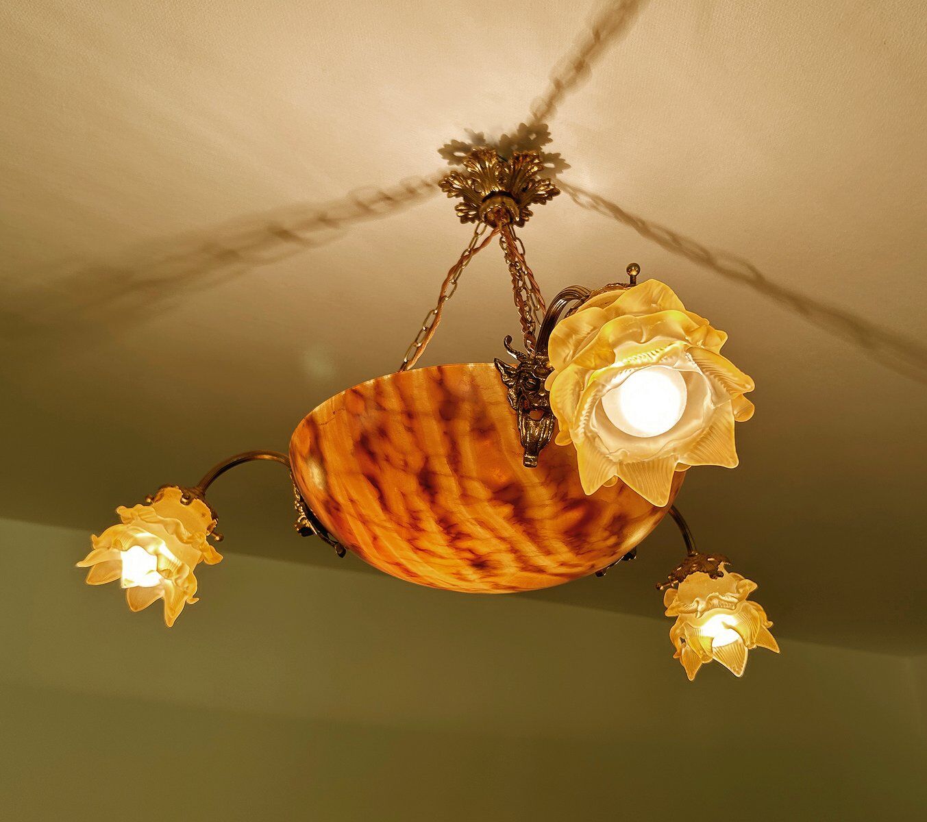 Art Deco pendant light in alabaster marble and bronze, 1930s