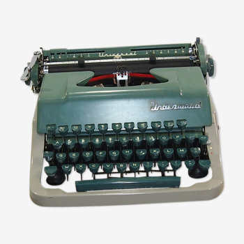 Underwood Universal Made in USA Typewriter