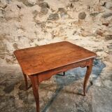 French side table in cherry wood, late 18th century.