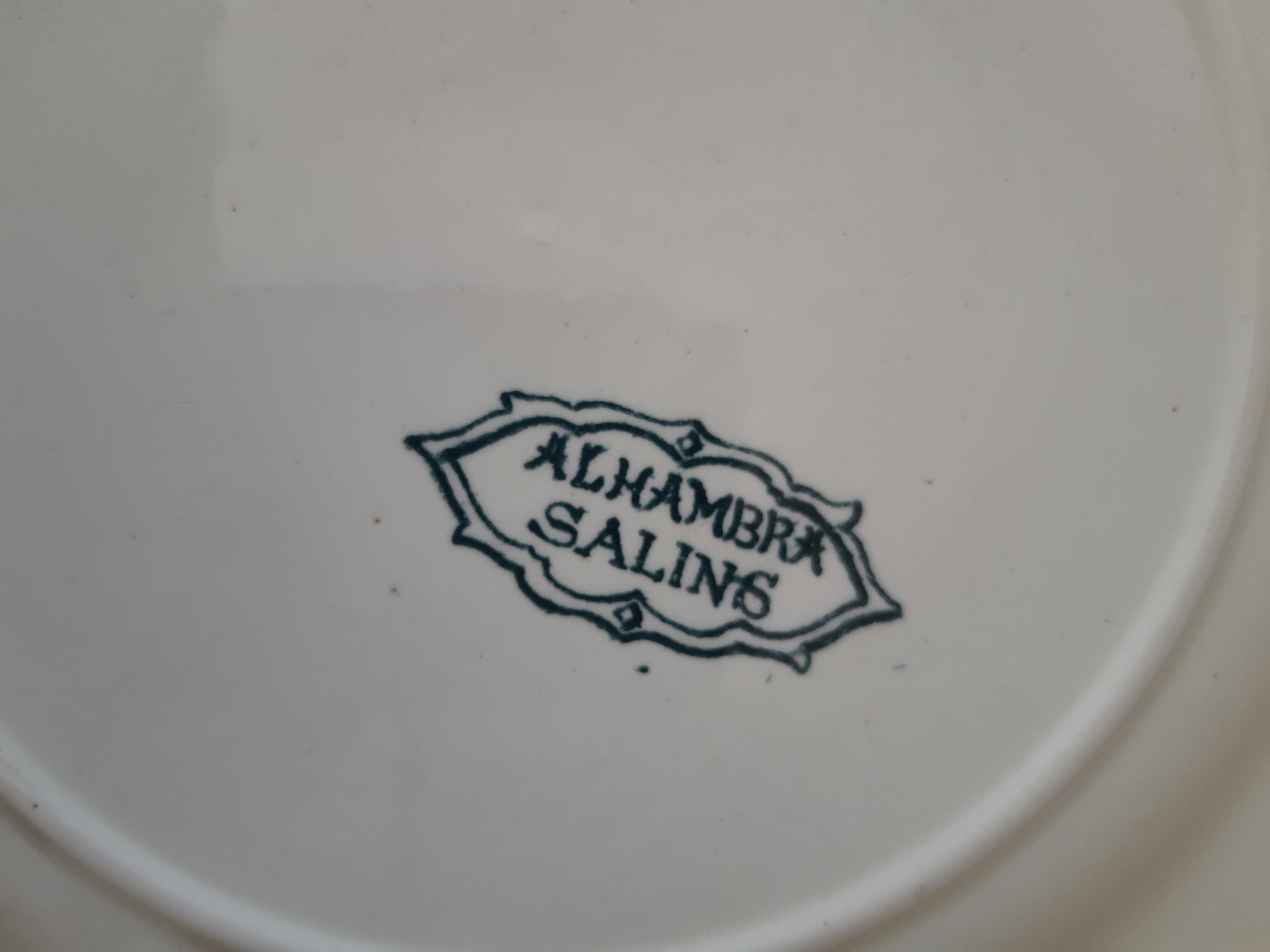 Set of 6 saline plates