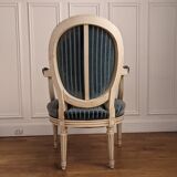 2 convertible chairs