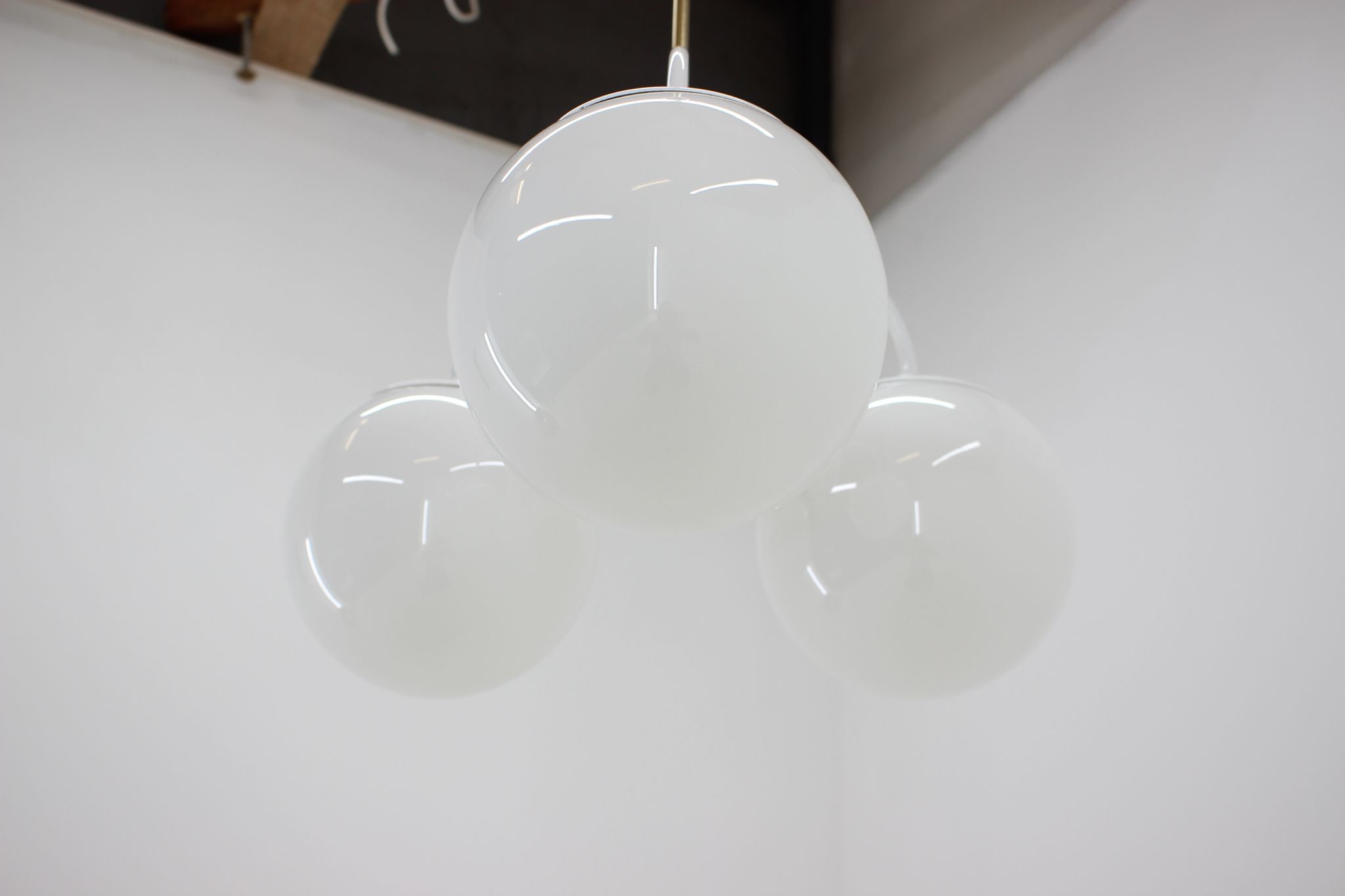 Lustre blanc du milieu du siècle Kamenický Šenov, années 1970.