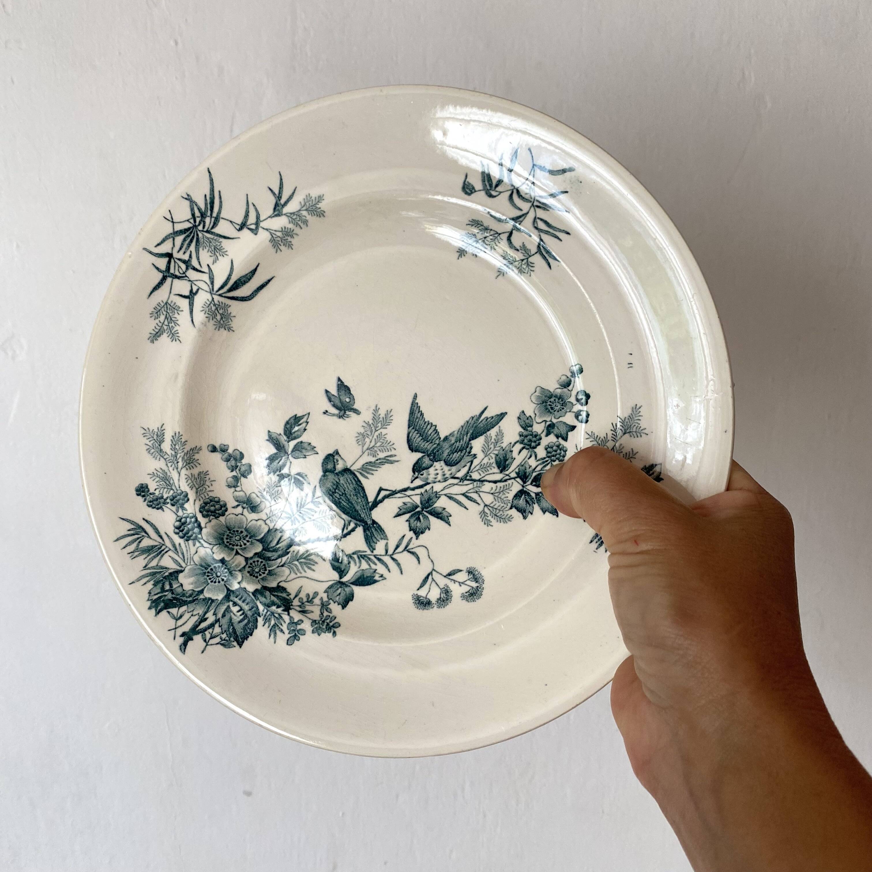 Assiettes plates en terre de fer Longwy "Mignon"
